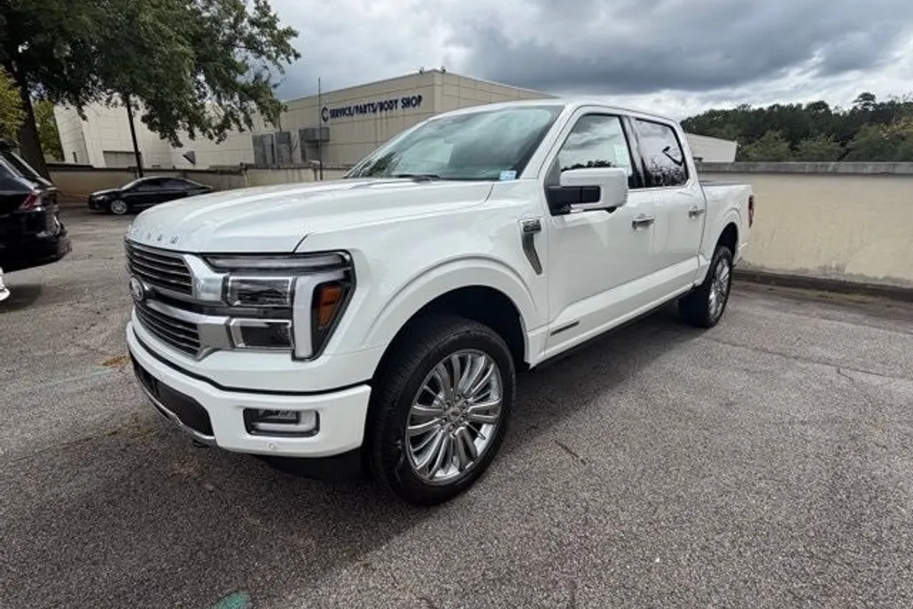 2025 Ford F-150 Platinum photo 1