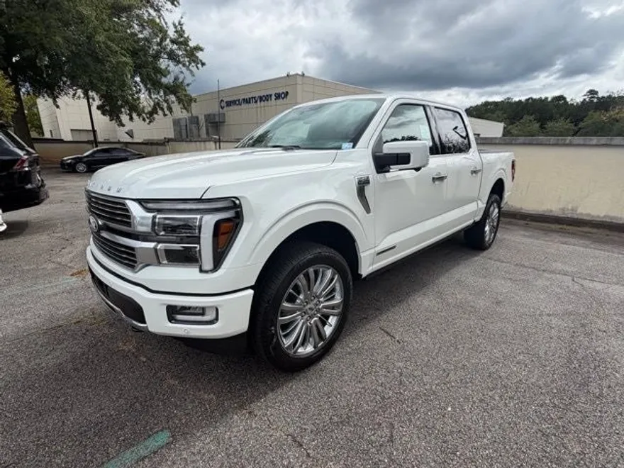2025 Ford F-150 Platinum photo 1