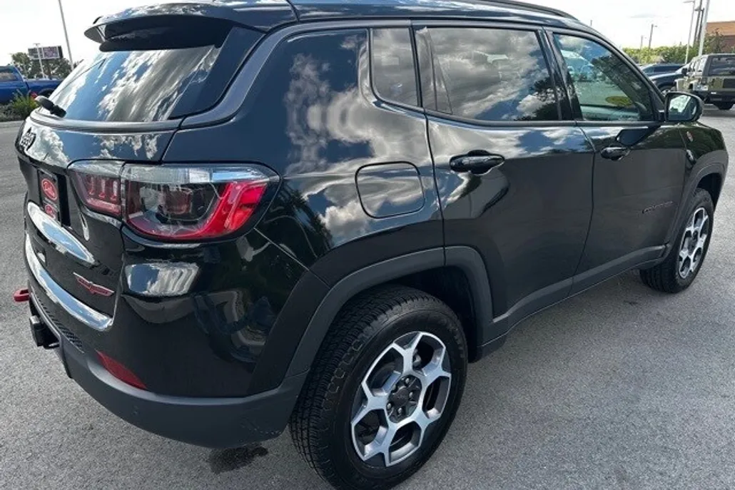 2022 Jeep Compass Trailhawk photo 1