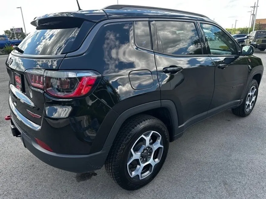2022 Jeep Compass Trailhawk photo 1