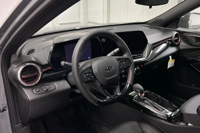 2025 Chevrolet Trax photo 1