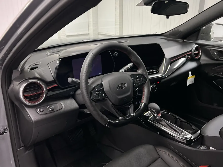 2025 Chevrolet Trax photo 1