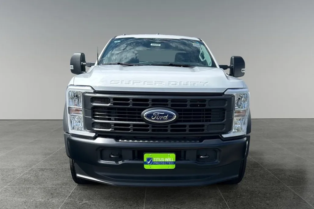 2025 Ford F-550 photo 1
