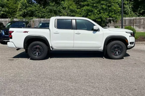 2025 Nissan Frontier PRO-4X photo 1