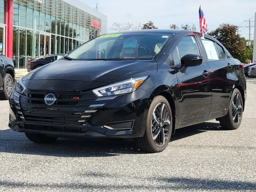 2025 Nissan Versa SR photo 1