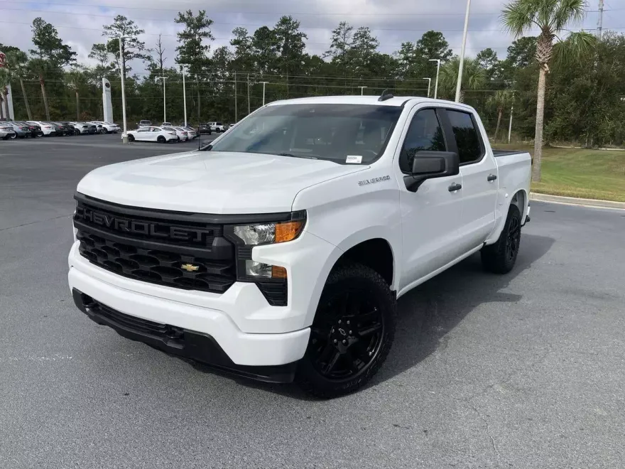 2022 Chevrolet Silverado 1500 Custom photo 1