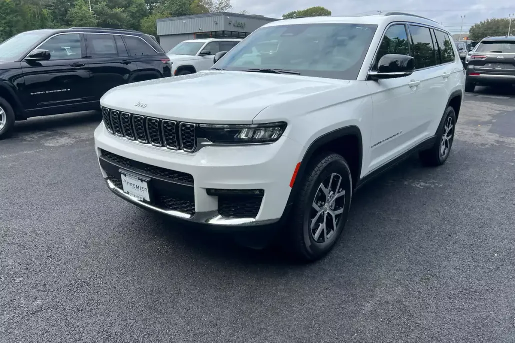 2025 Jeep Grand Cherokee Limited photo 1