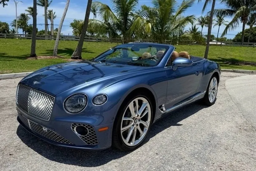 2022 Bentley Continental GT V8 photo 1