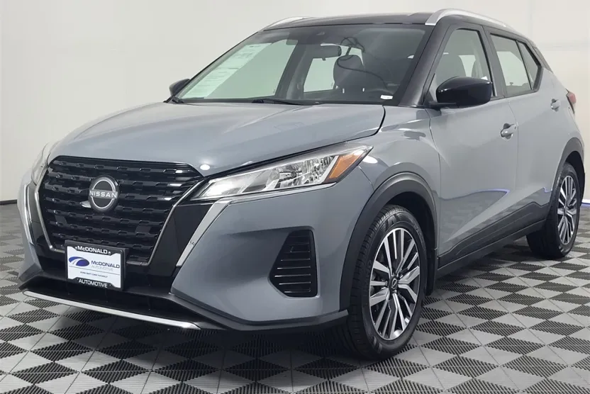 2023 Nissan Kicks SV photo 1