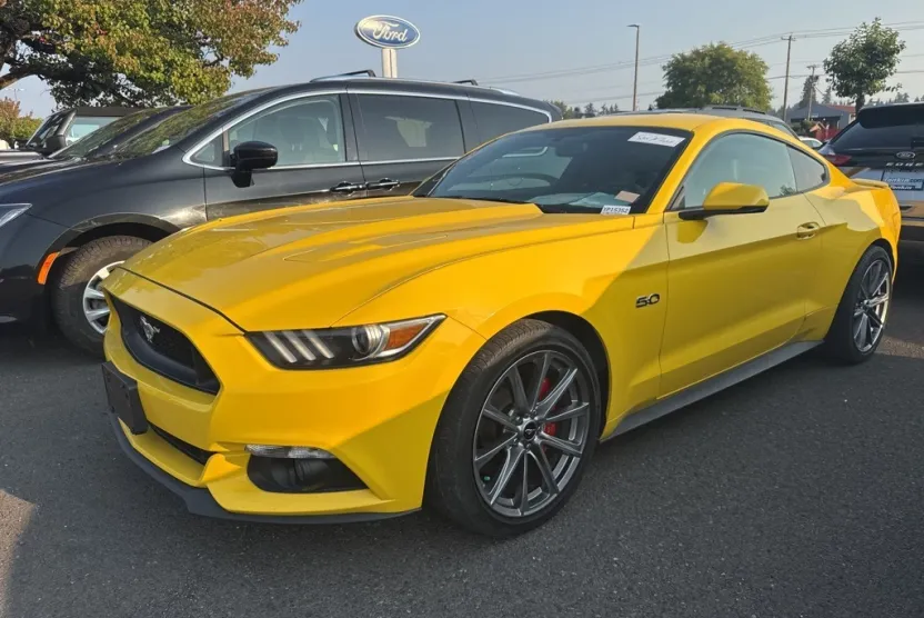 2015 Ford Mustang GT Premium photo 1