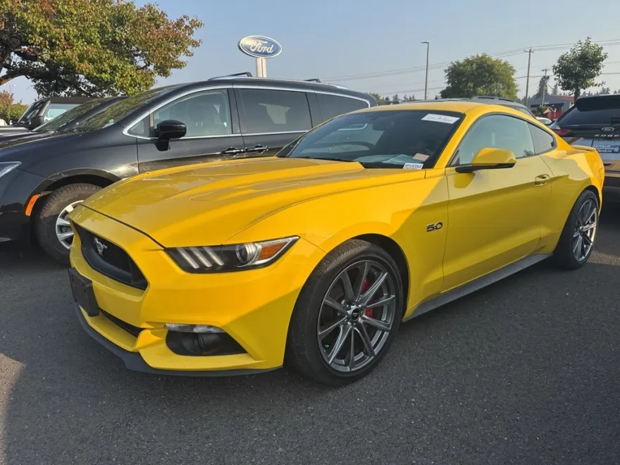 2015 Ford Mustang GT Premium photo 1