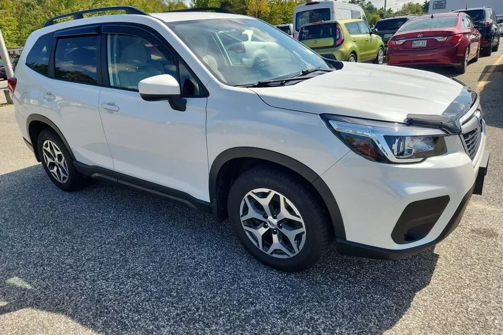 2019 Subaru Forester Premium photo 1