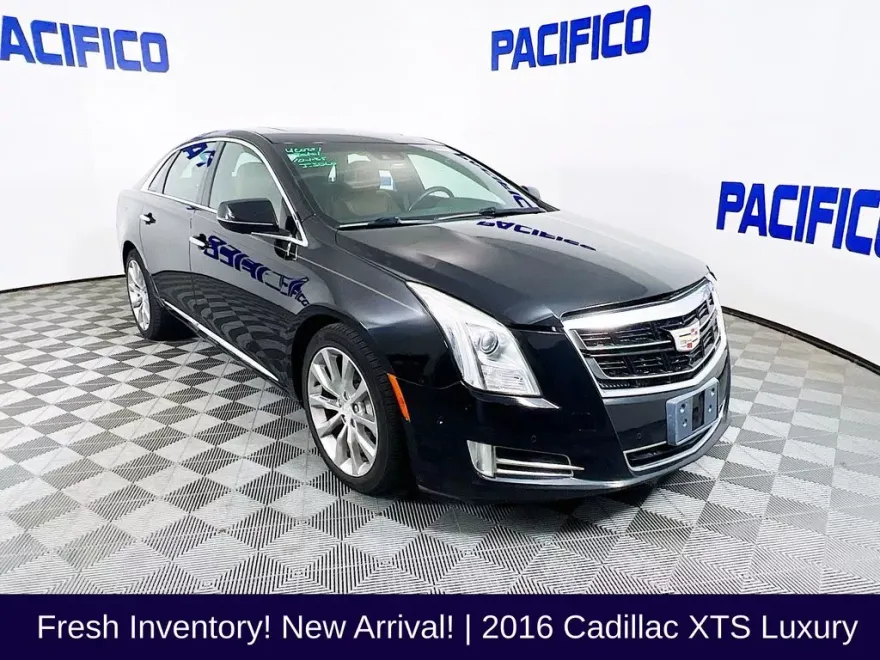 2016 Cadillac XTS Luxury photo 1