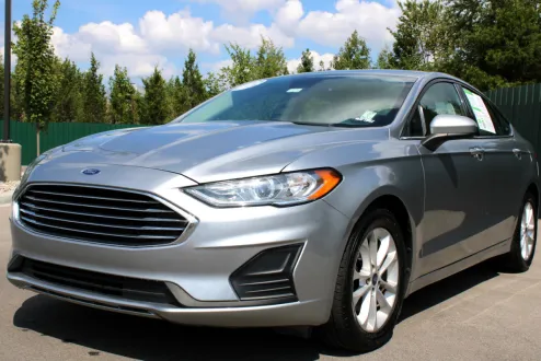 2020 Ford Fusion SE photo 3