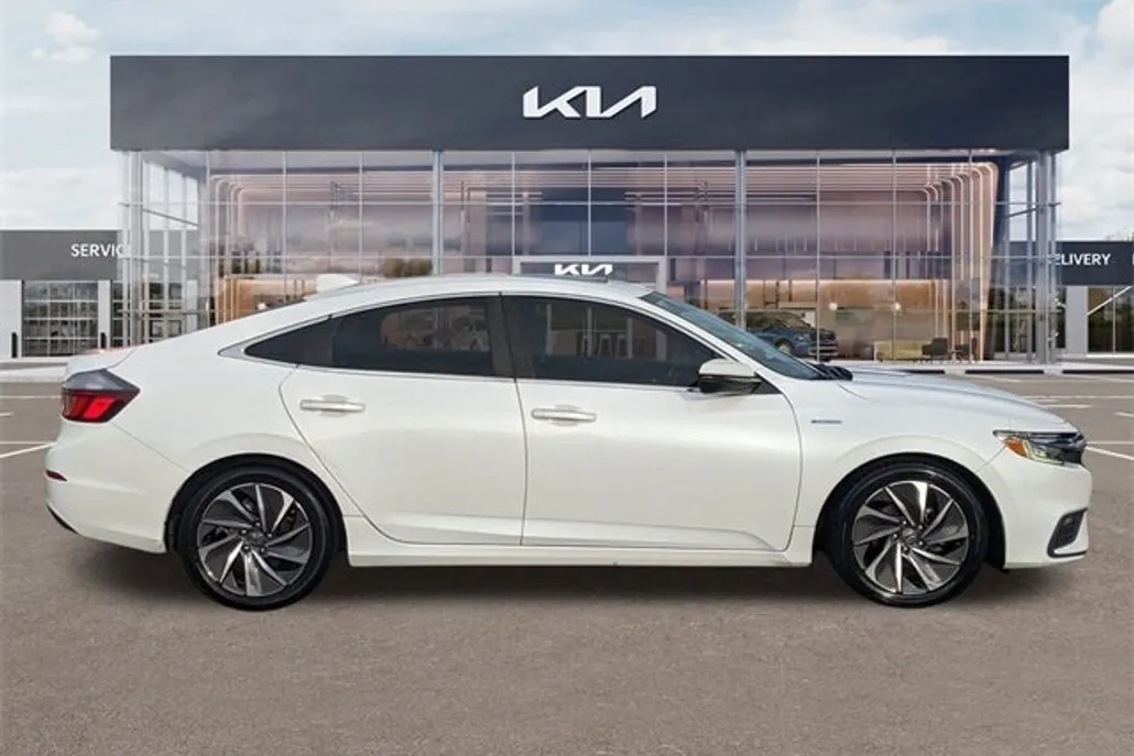 2022 Honda Insight Touring photo 1