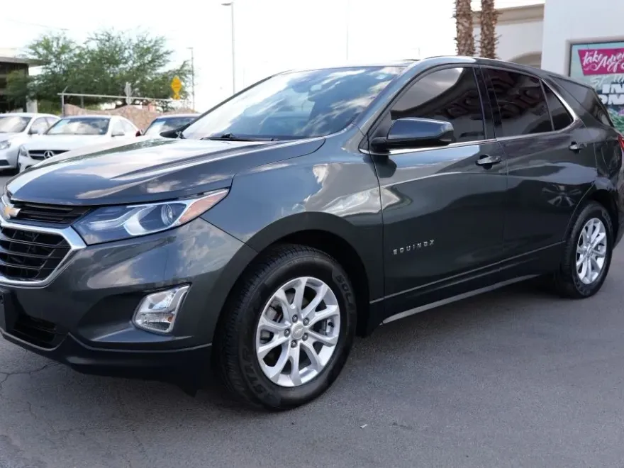 2022 Chevrolet Equinox LS photo 1