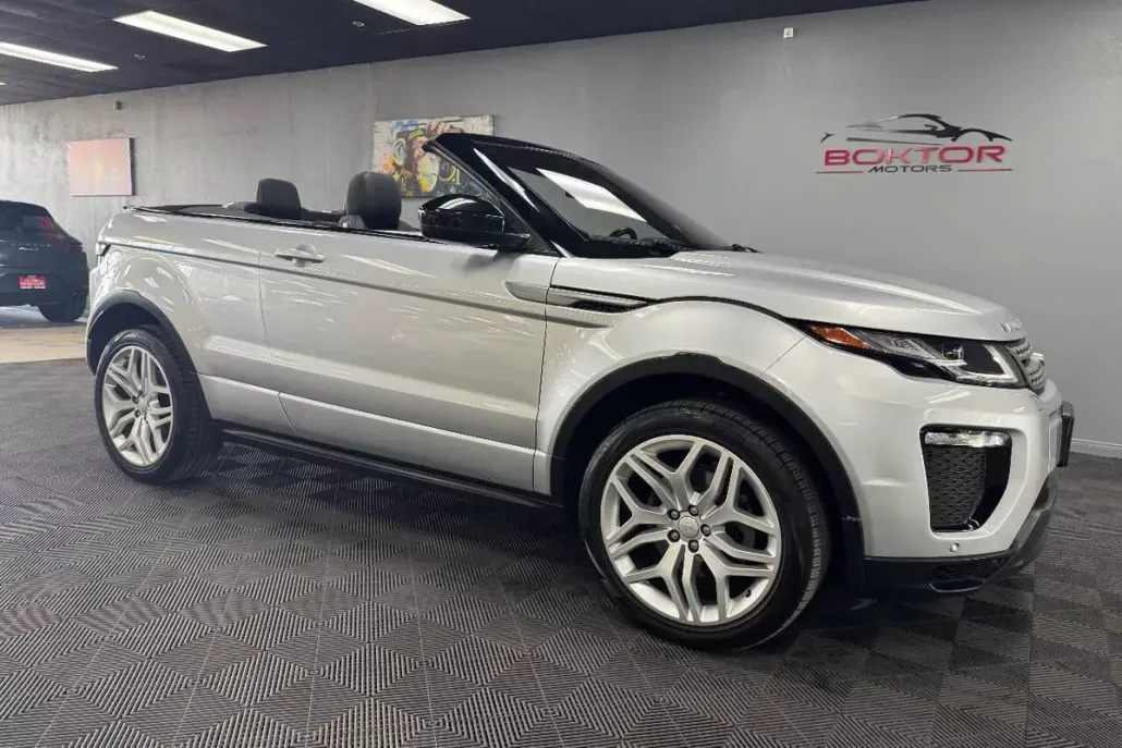 2018 Land Rover Range Rover Evoque SE Dynamic photo 1