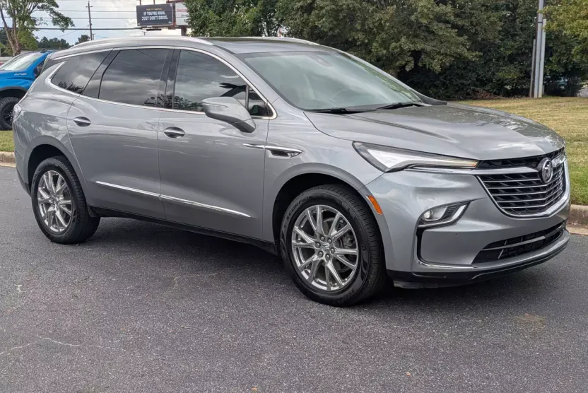 2023 Buick Enclave Essence photo 1