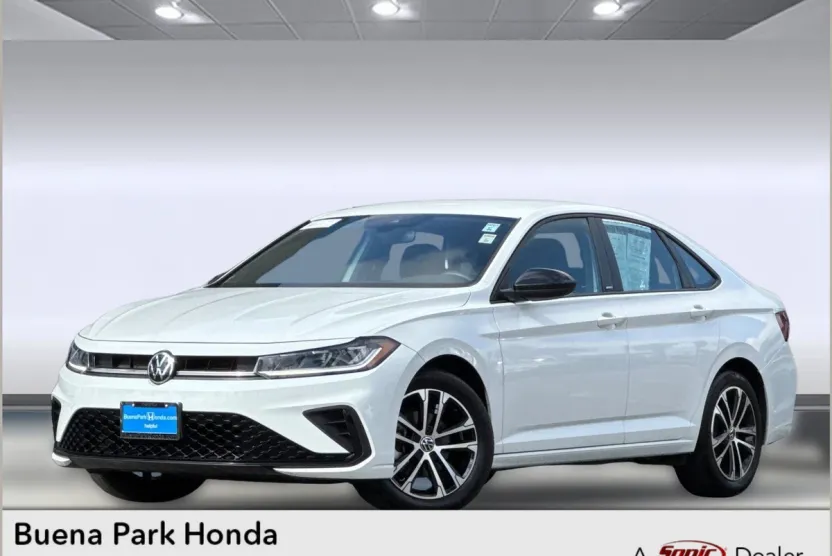 2025 Volkswagen Jetta Sport photo 1