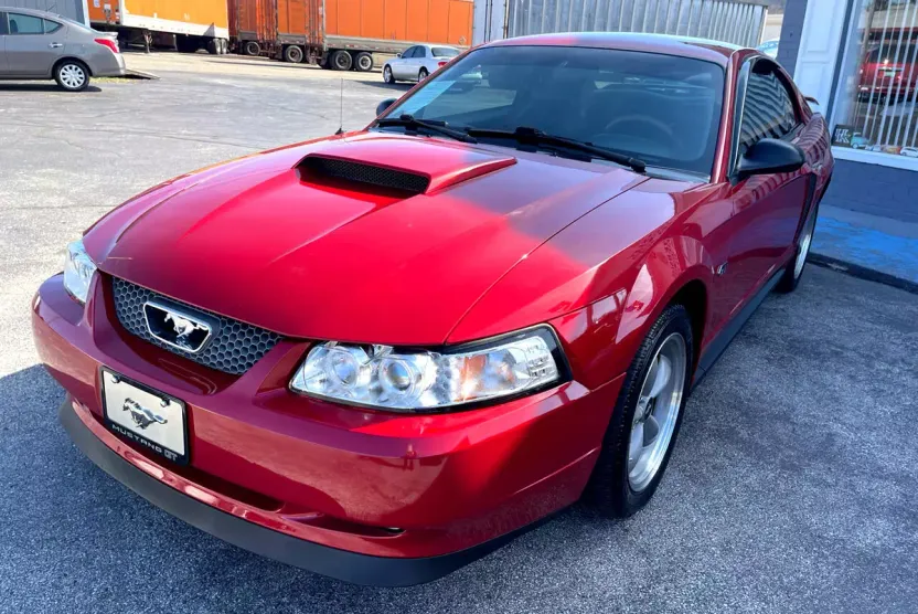 2001 Ford Mustang GT Deluxe photo 1