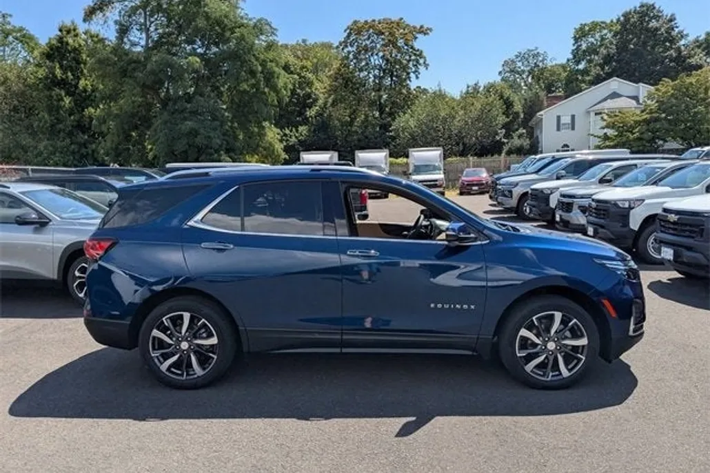 2023 Chevrolet Equinox Premier photo 1