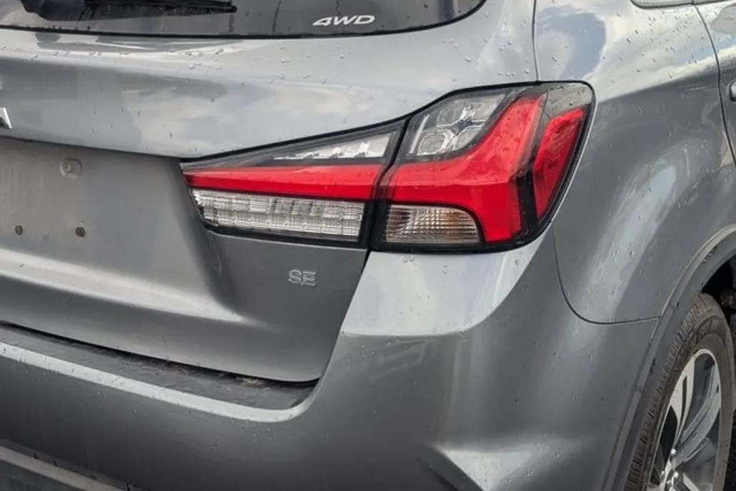 2024 Mitsubishi Outlander Sport ES LE SE photo 1