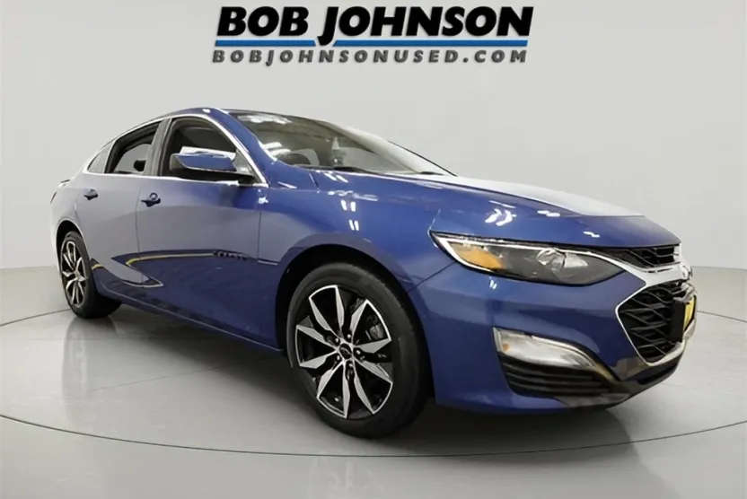 2023 Chevrolet Malibu RS photo 1