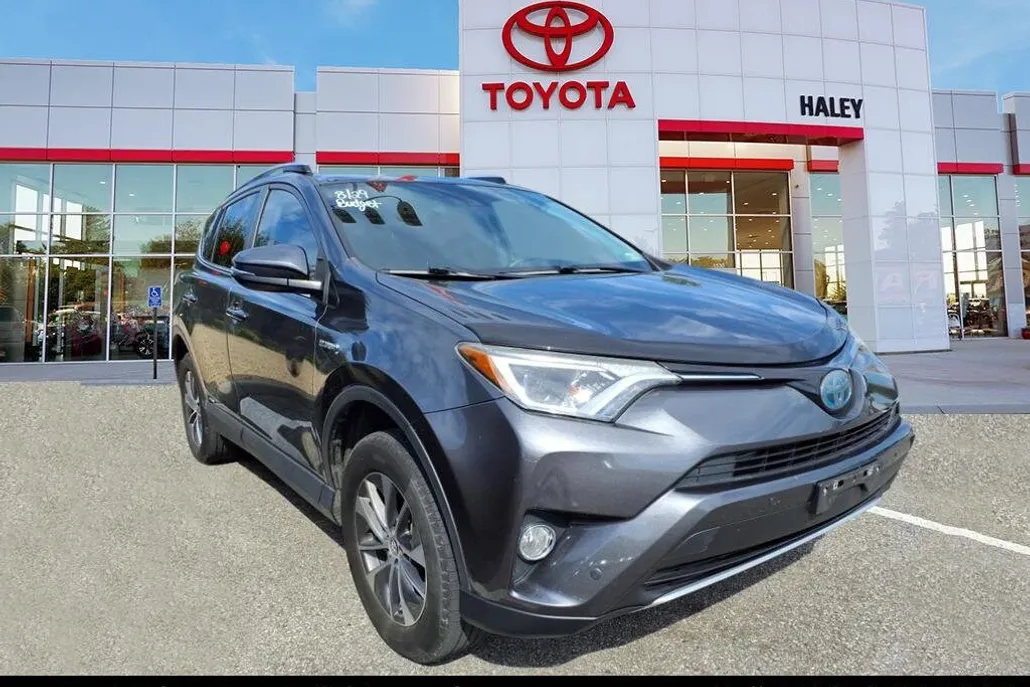 2016 Toyota RAV4 Hybrid XLE photo 1