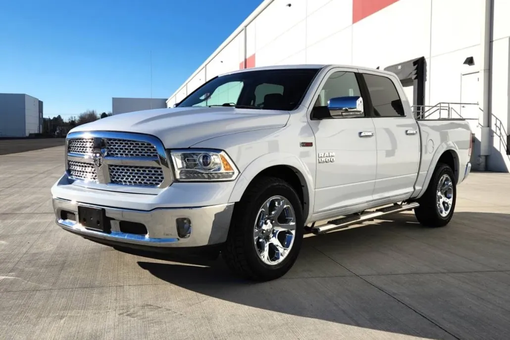 2016 Ram 1500 Laramie photo 1