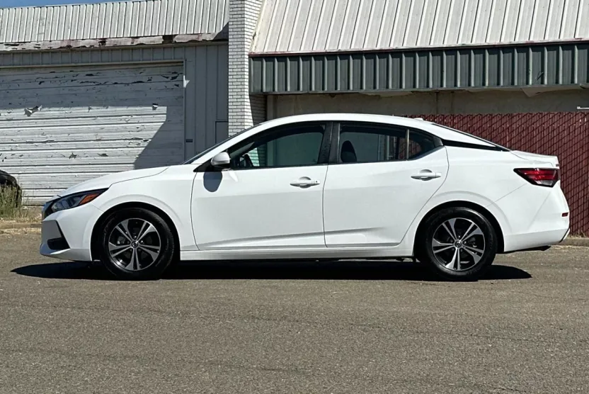 2022 Nissan Sentra SV photo 1