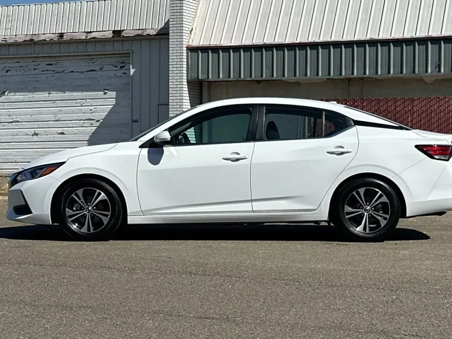 2022 Nissan Sentra SV photo 1