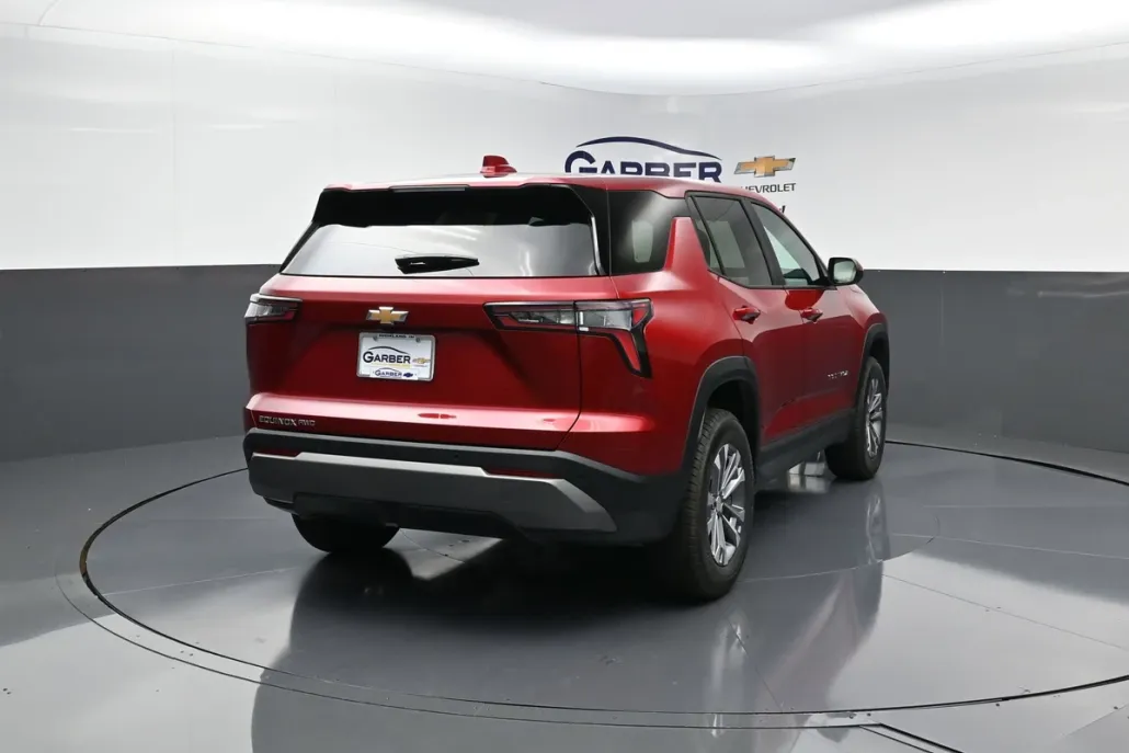2026 Chevrolet Equinox LT photo 1
