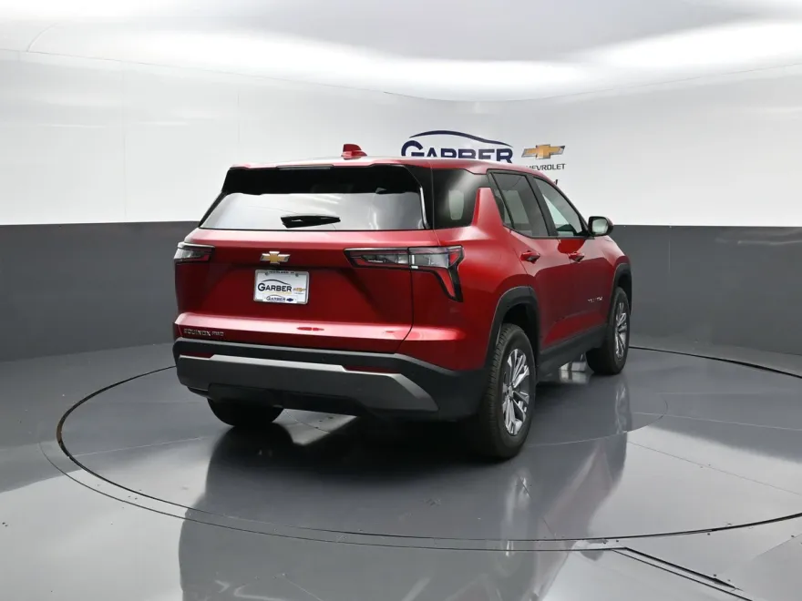 2026 Chevrolet Equinox LT photo 1