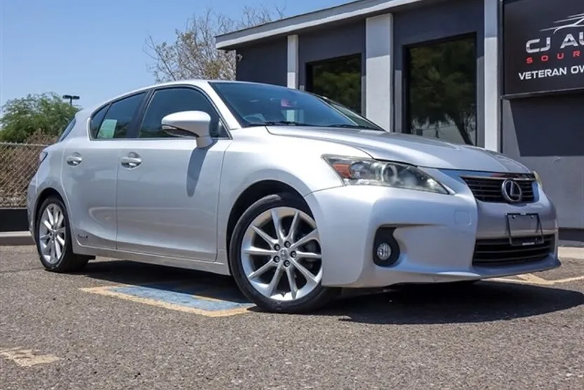 2012 Lexus CT 200h photo 1
