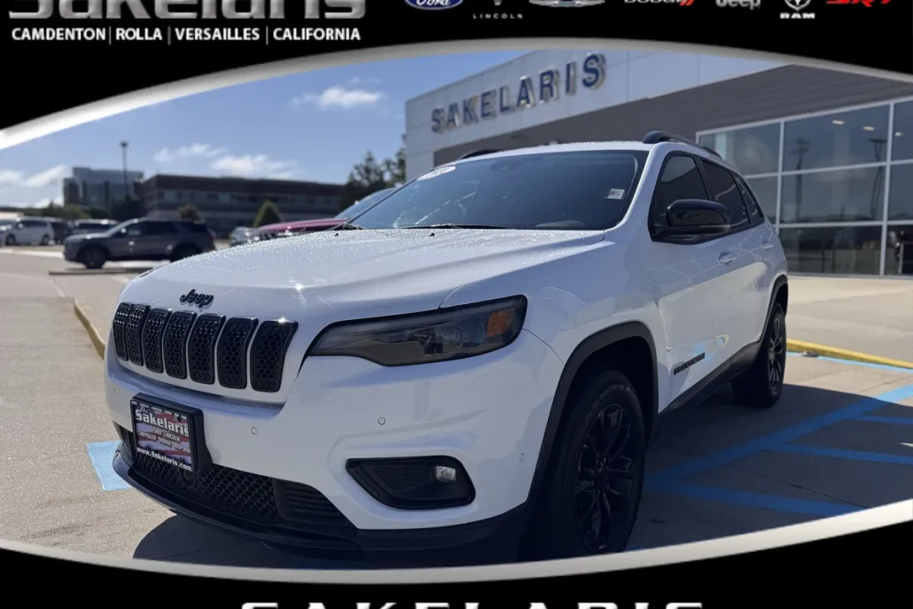 2023 Jeep Cherokee Altitude Lux photo 1