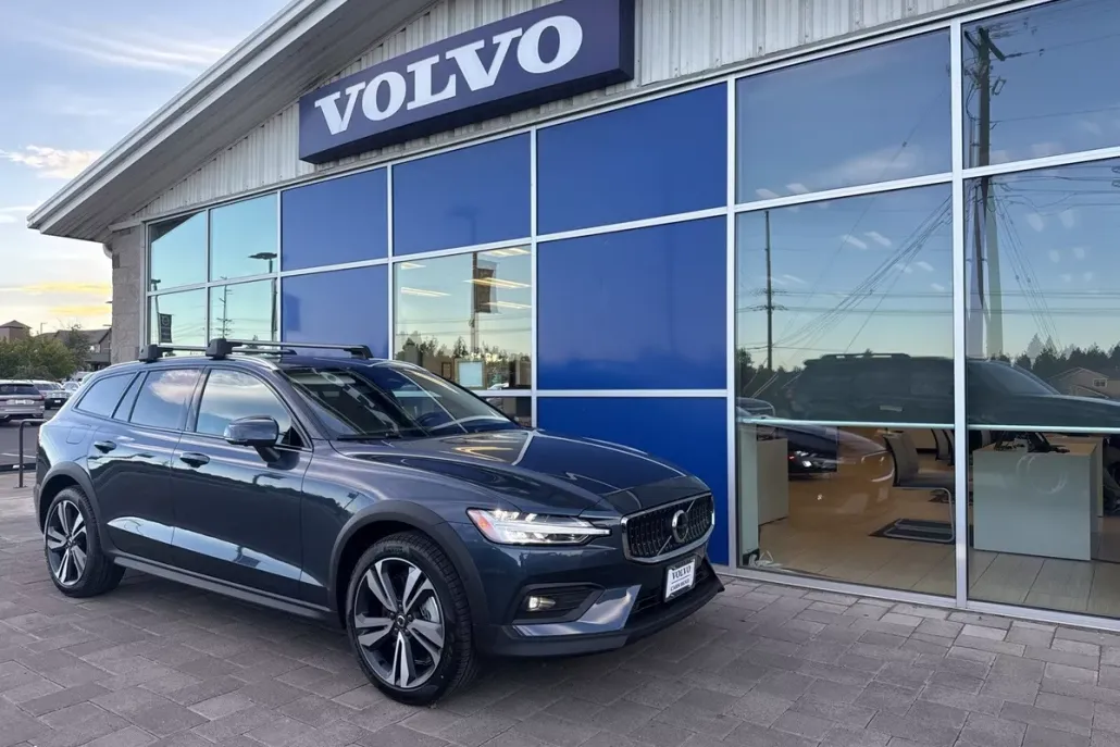 2026 Volvo V60 Cross Country B5 Plus photo 1