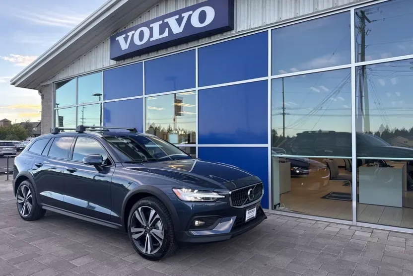 2026 Volvo V60 Cross Country B5 Plus photo 1
