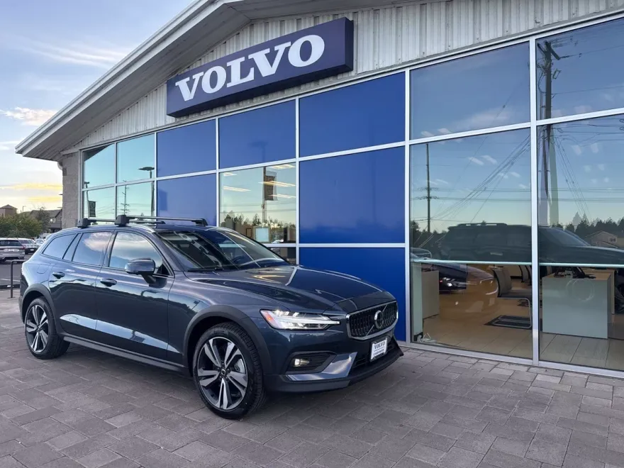 2026 Volvo V60 Cross Country B5 Plus photo 1