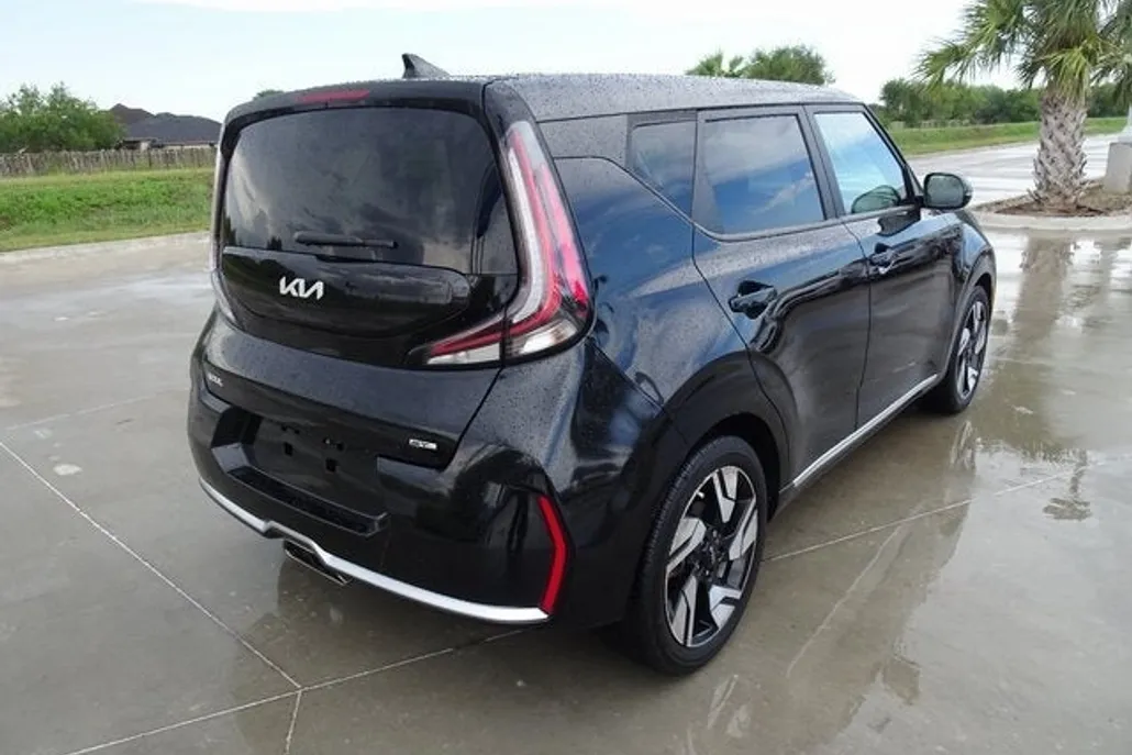 2023 Kia Soul GT-Line photo 1