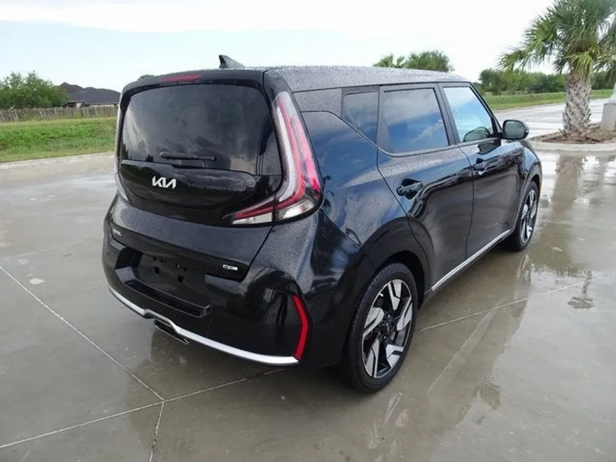 2023 Kia Soul GT-Line photo 1