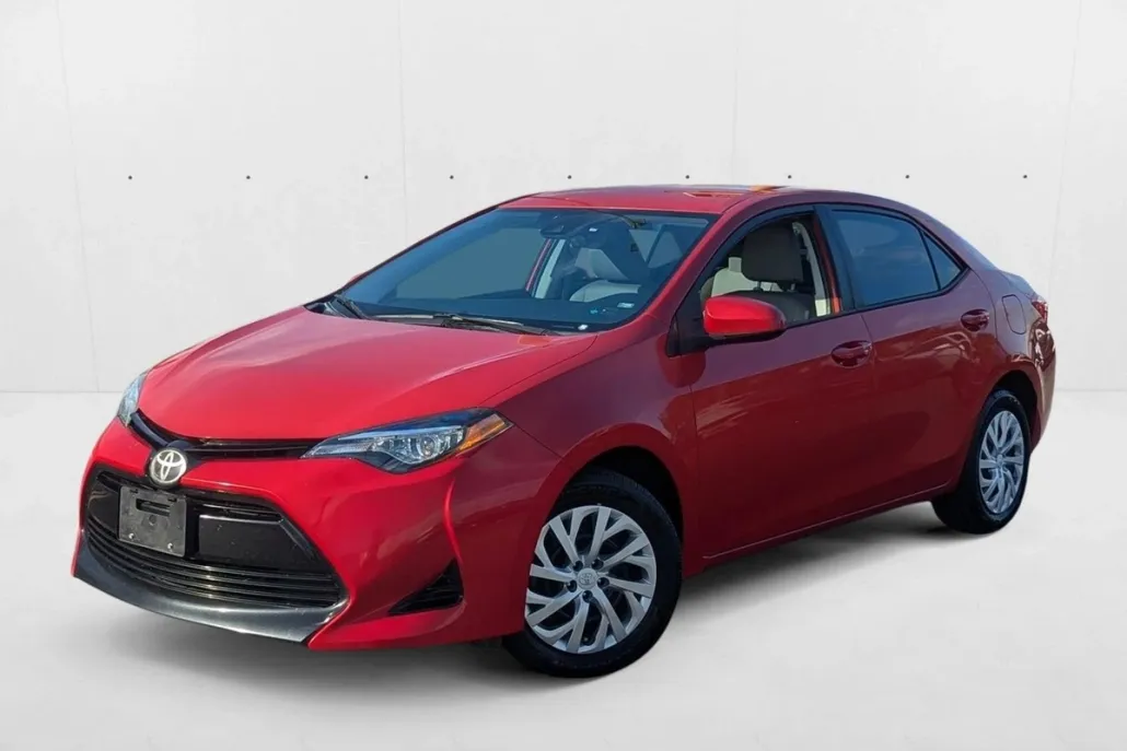 2018 Toyota Corolla LE photo 1
