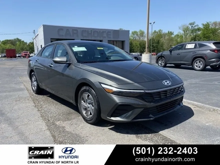 2025 Hyundai Elantra SE photo 1