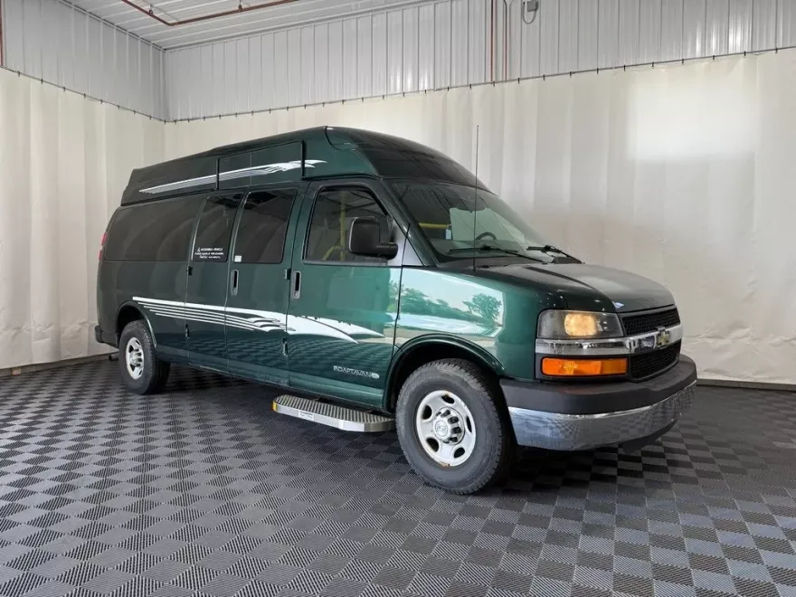 2013 Chevrolet Express 3500 LT Passenger photo 1