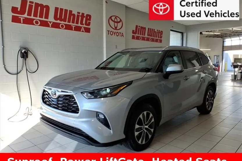 2023 Toyota Highlander XLE photo 1