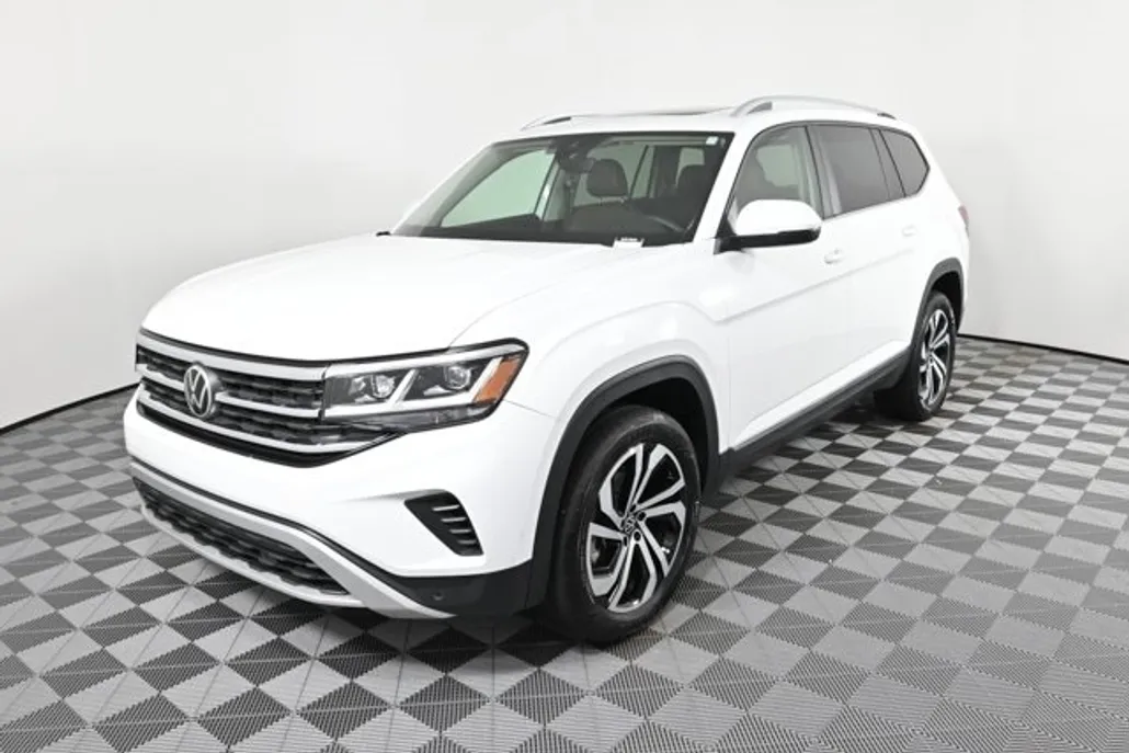 2022 Volkswagen Atlas SEL photo 1