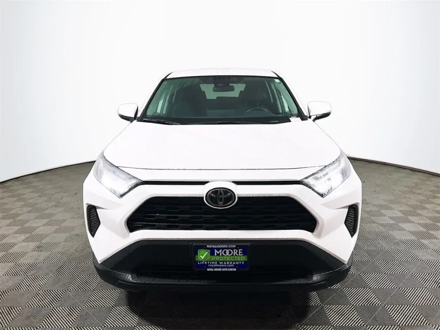 2025 Toyota RAV4 LE photo 1