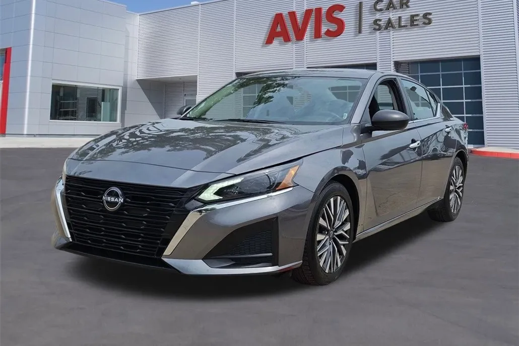 2024 Nissan Altima 2.5 SV photo 1