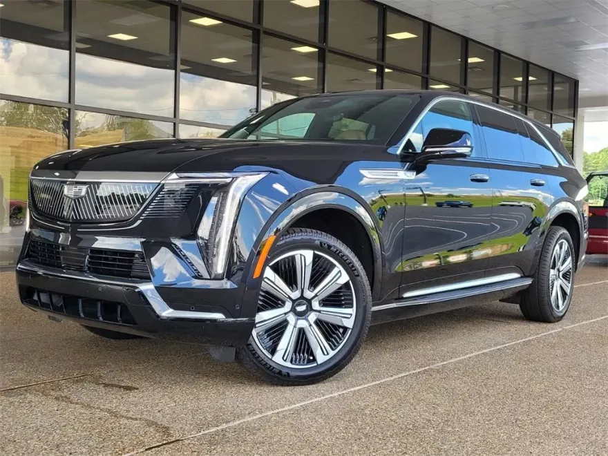 2025 Cadillac Escalade IQ Luxury photo 1