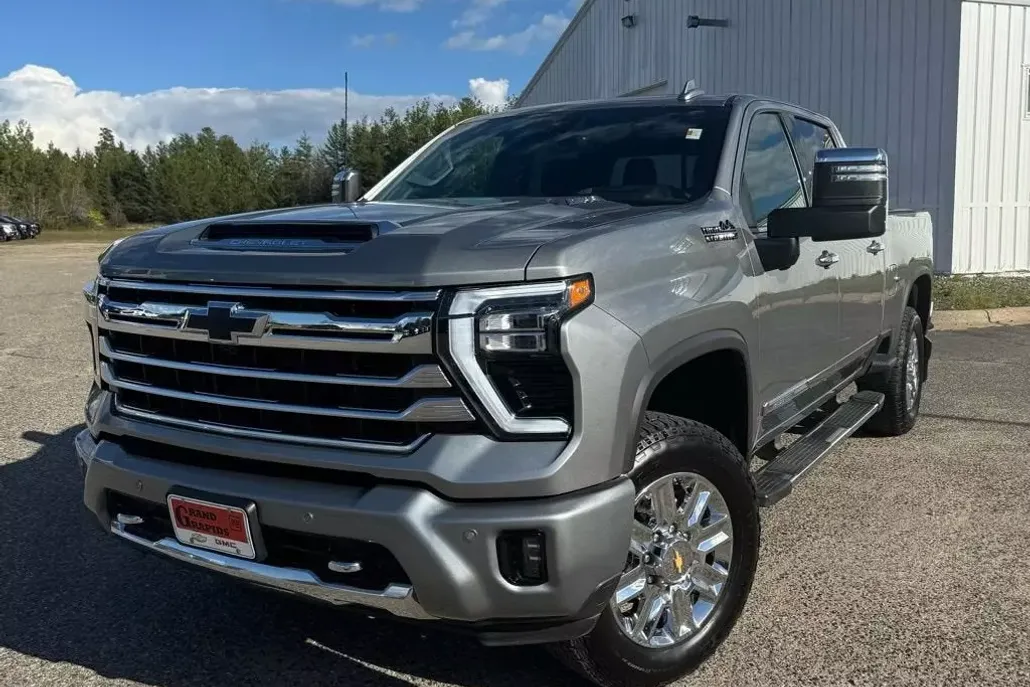 2024 Chevrolet Silverado 3500HD High Country photo 1