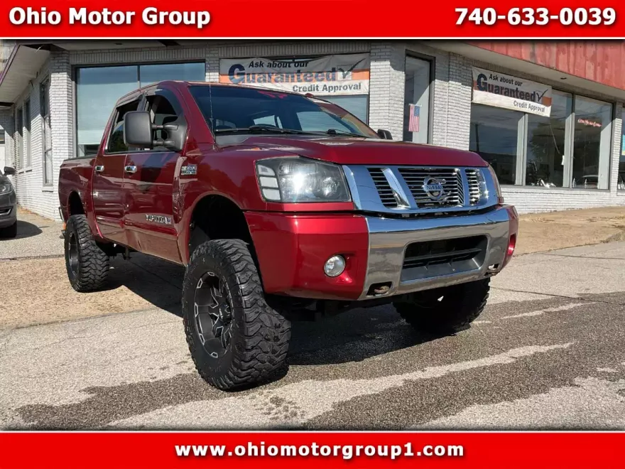 2014 Nissan Titan SV Crew Cab photo 1